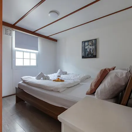 08, Ontdek Het Bosrijke Met Het Grootste Terras Nederland! Oisterwijk