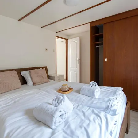 08, Ontdek Het Bosrijke Met Het Grootste Terras Nederland!