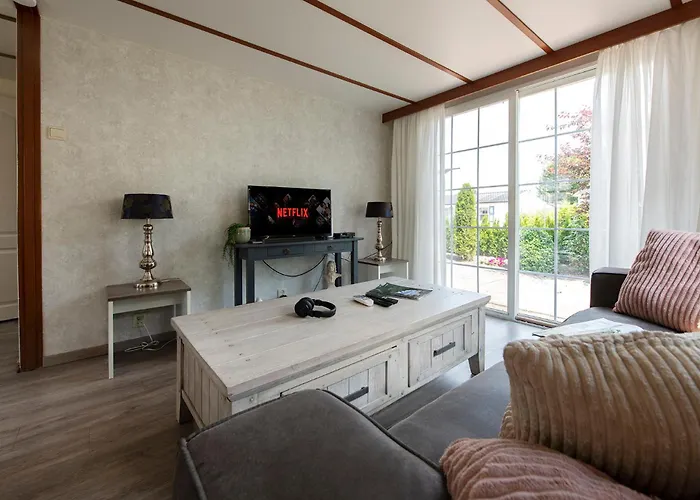 08, Ontdek Het Bosrijke Met Het Grootste Terras Nederland! Alpesi faház *